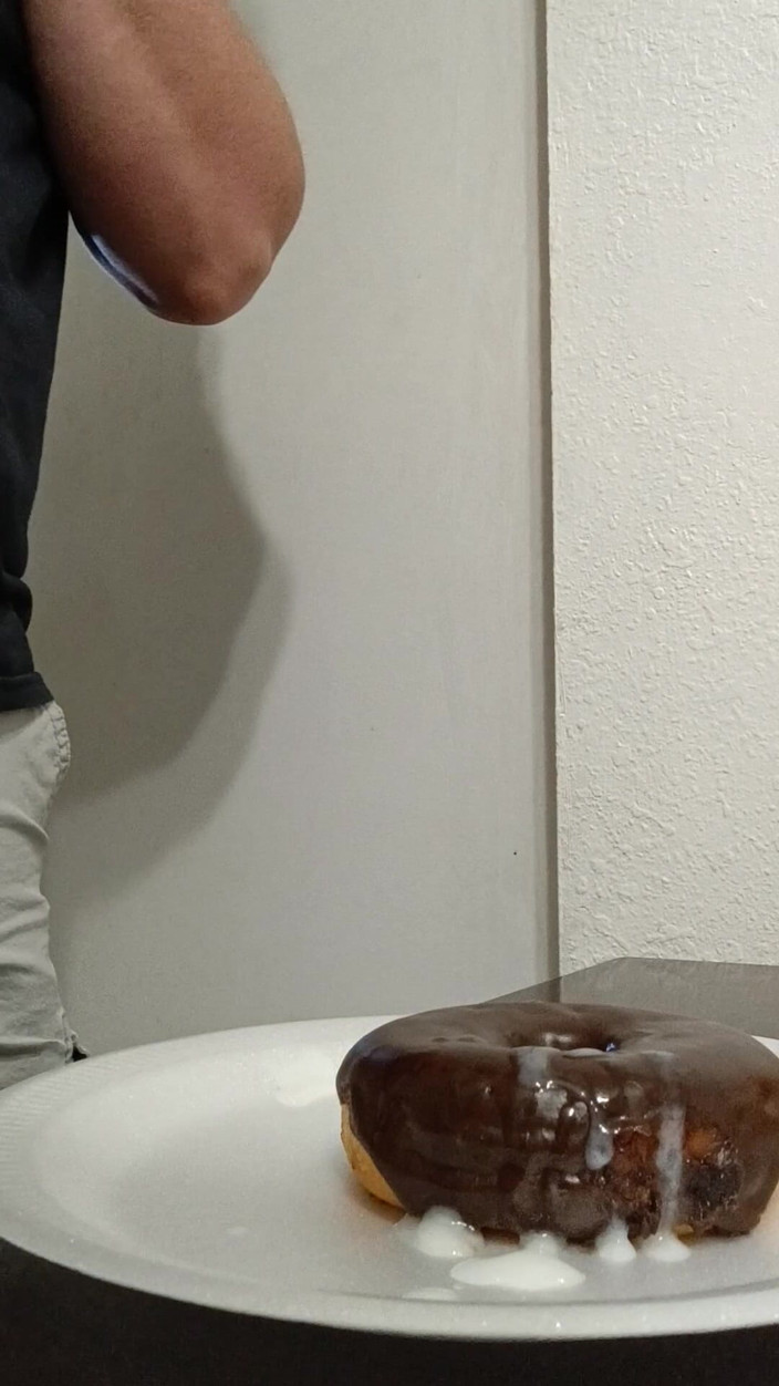 Themilkman618: Auf einen donut kommen und ihn essen CEI-essen, bWC