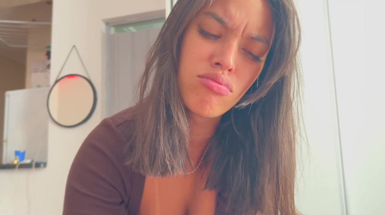 Bruna Paz: Bruna paz lutscht schwanz langsam und lässt ihn sehr nass