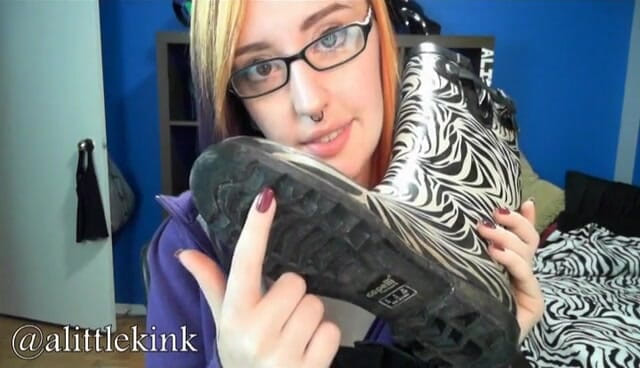 Miss Faith Rae: Lick my rainboots