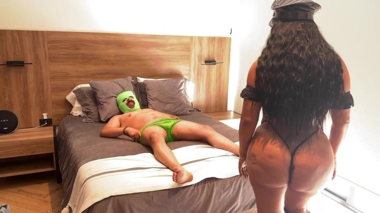 Calientehubxxx: Die Polizei mit Gali diva