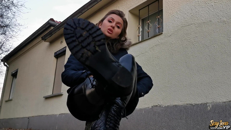 Goddess Lena: Outdoor-WICHsanleitung für footlover