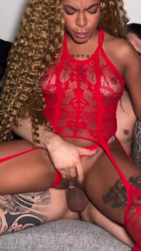 Una Chica Brasileña Caliente Que Conocí En La Calle Me Hace Correrme Mucho - Duvan Saray & Mikka