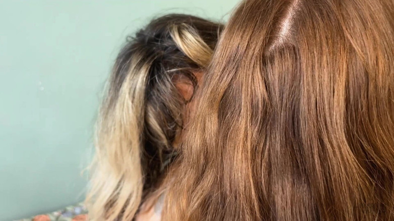 Fever Films: 더 피커가 발견되었습니다... 그리고 섹스하는 두 명의 핫한 소녀를 볼 수 있는 의자에 앉기 - 1부