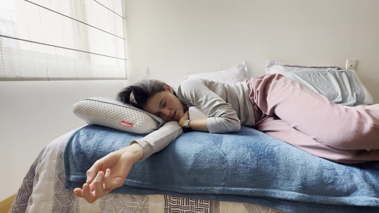 scarlettandc: Suster dominatriks suka mendominasiku dan ngentot pantat bahenolnya