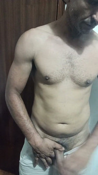 Regarde la taille de ma bite douce