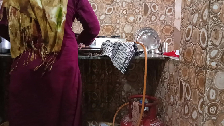 Bhabhi UP: Fui hoy a la cocina con la esposa de un...