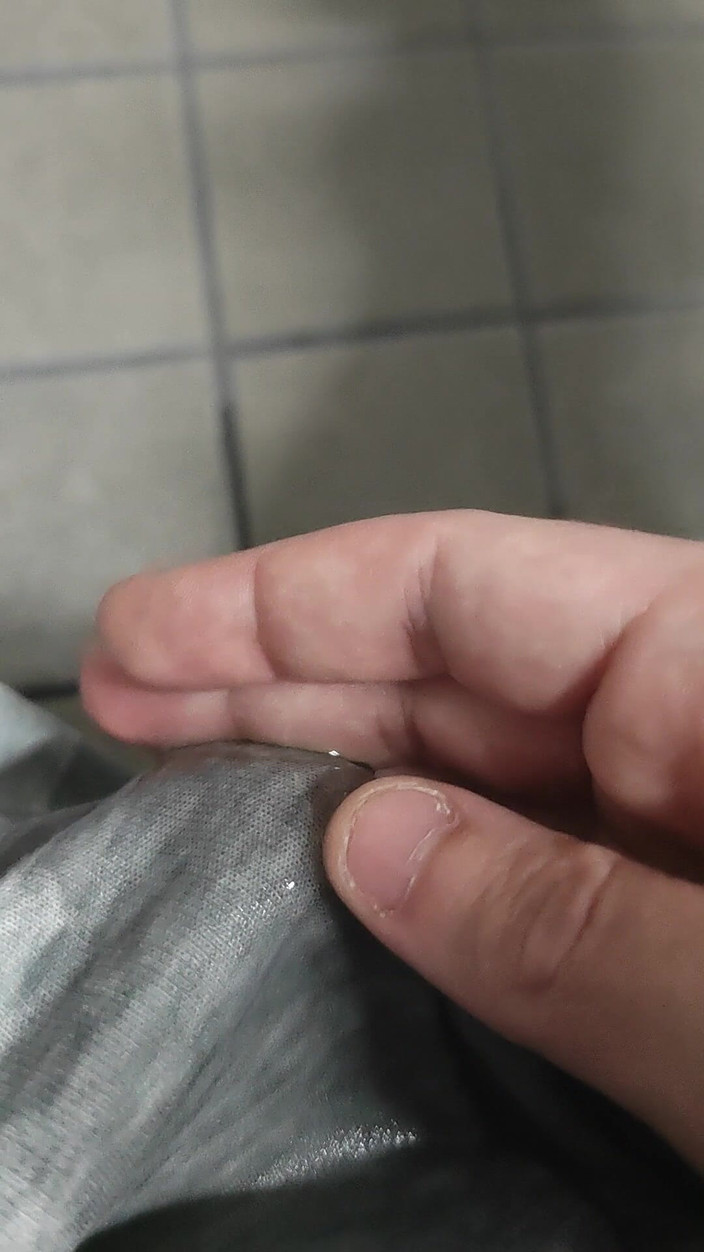 TwinkFelix: 내 자지를 오줌 싸게 하여 다리가 흔들리기 시작했다