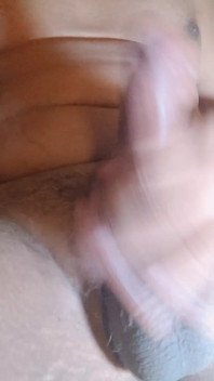 Definately ti fa venire guardalo prima che scompare l'arrapata sborrata della sissy