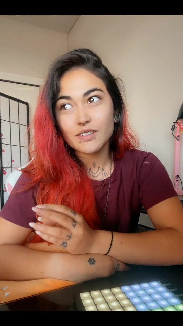 lilRavenFox: Lil update happy leo season, teman-temanku