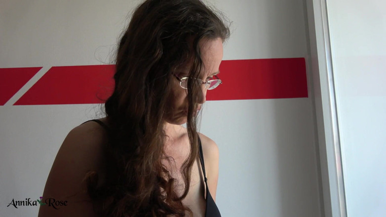 Annika Rose: Telephone banking slave!