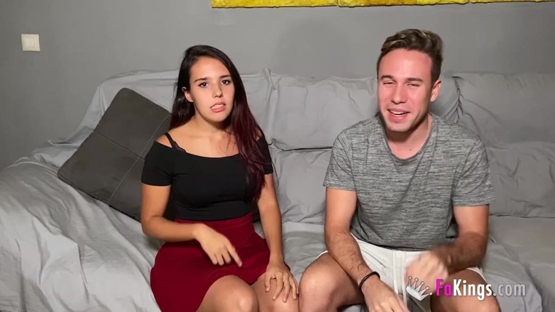 FAKings: Cặp đôi tuổi teen nghiệp dư chia sẻ những tưởng tượng...