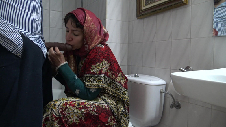 Souzan Halabi: 库尔德奶奶吮吸让非洲移民射在她成熟的嘴里