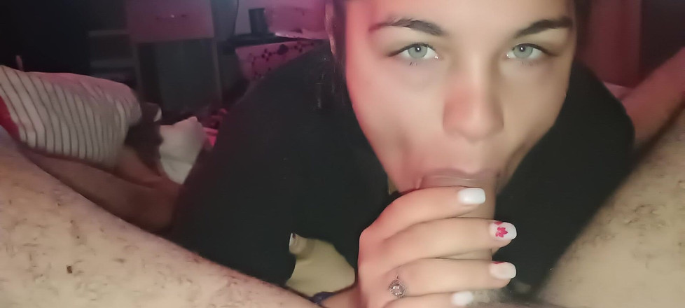 Ionut899: Nevlastní táta mi plní ústa každý den