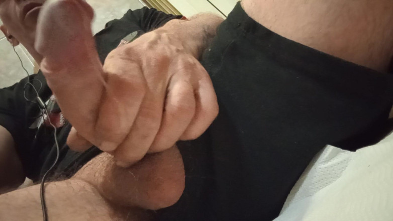 Skizzomen: Masturbating on the Bathroom Floor