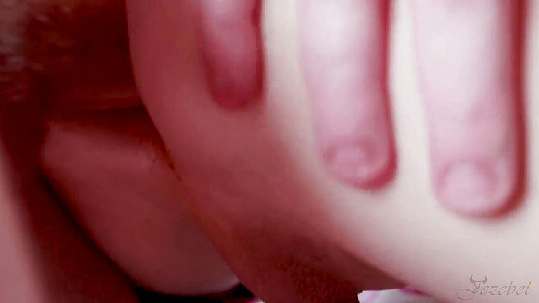 Jean Jezebel: Una cama chirriada