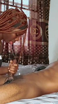 meri patni ki sabse achchhi dost ne mere saath sharaarti vyavhaar kiya aur mujhe uski gand ko jor se chodne diya kyonki usne mujhe ashlil land chusaee di
