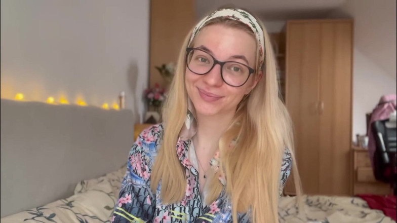 Goddess_Bella_Rae: एक महीने में $30 पर रहने वाले पेपिग ने उसे सूखने के बाद कुल्ला किया