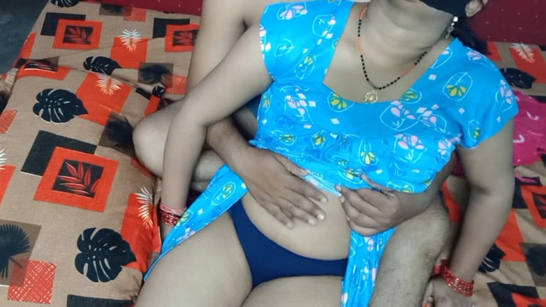 Rucku: Krásný bhabhi sex v maxi šatech.
