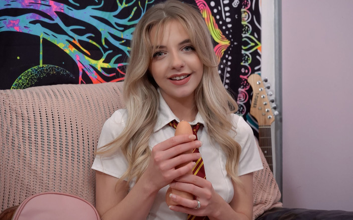 Blonde Gabie: Pendidikan seks bareng gabie si cewek hot rambut pirang