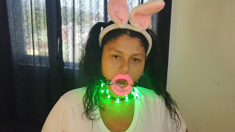 Cum-lobian dickdrainers: Bunnie Sub Gimp susu mentah