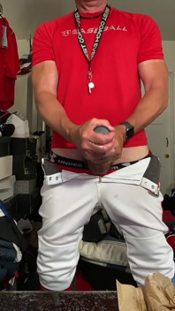 Jockdad87 Edges în echipament de baseball cu pizda lui de buzunar
