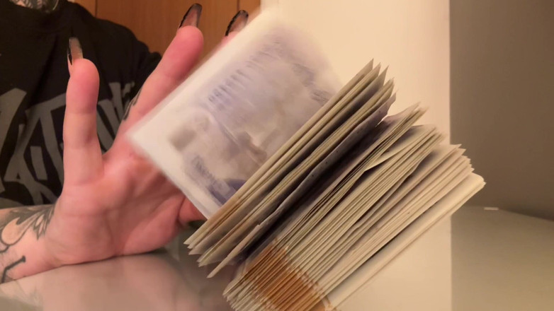 Miss Valentina: Cash Count