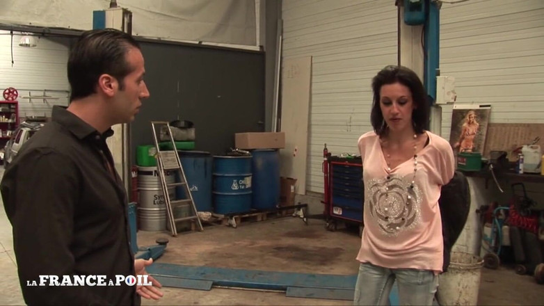 French Wives Offered: Intelligente beurette con tette piccole paga le bollette con il...