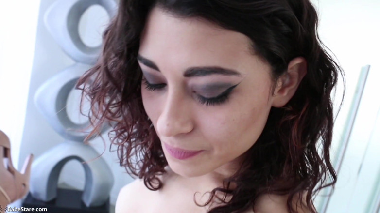 Lesbian Babe Stare: Du doigtage au fisting : deux lesbiennes sexy s'amusent !