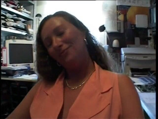 POV Orgasms: Morena milf con piercings en el coño monta la polla...