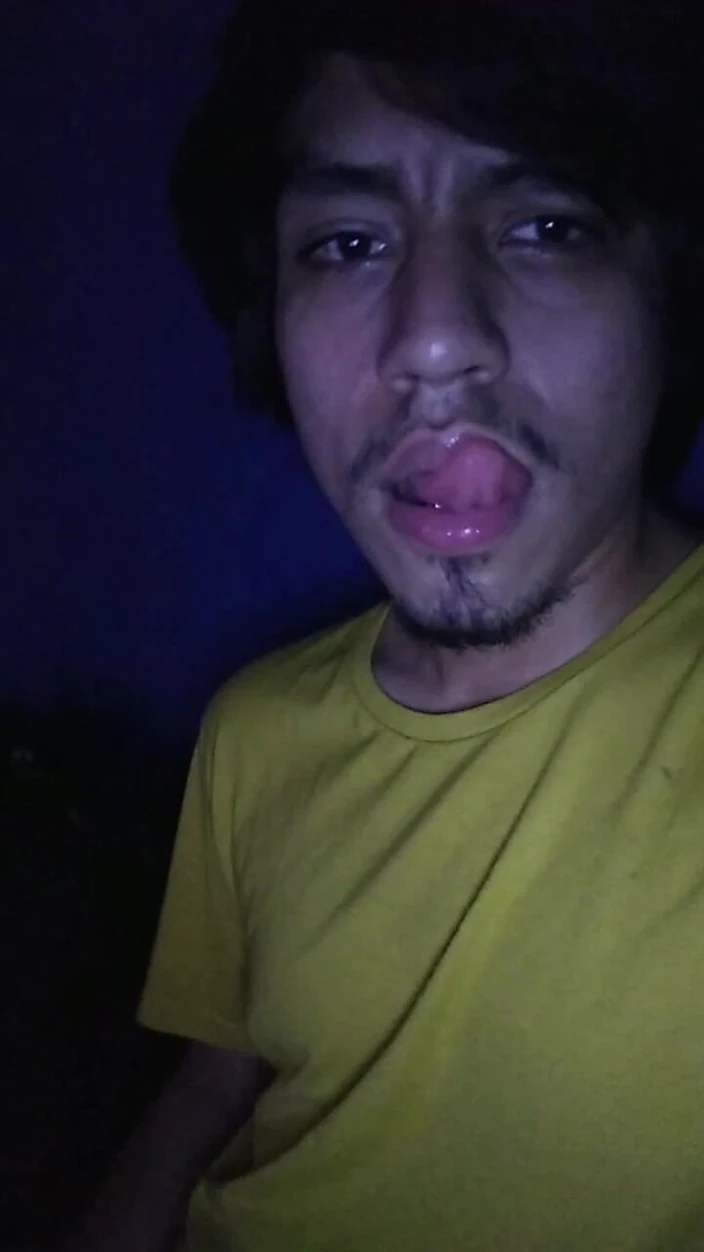 AlexAlejandro13: Look at my hot face