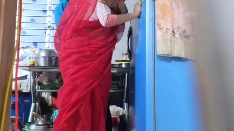 Fantacycutting: 義理の兄は新婚の義理の妹の膣の渇きを満たせなかった