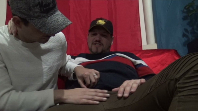 HARD PORN STUDIO: Niedźwiedź pieprzy młodego faceta