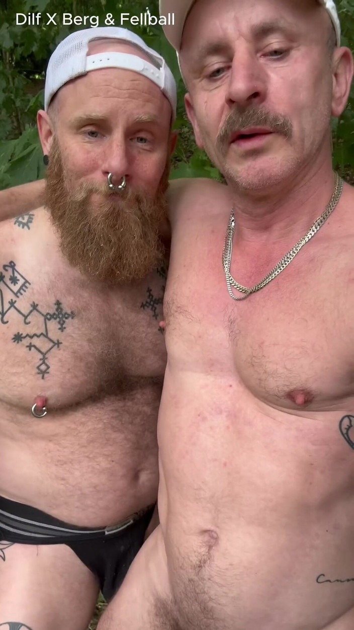 Dilf_X_Berg_XL: Pissslave negli Hazelwoods