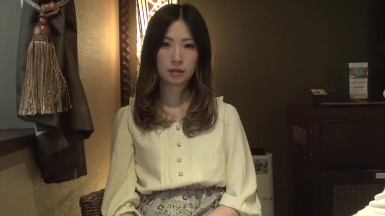 Japan Lust: Cheating Japanese wife looks for hotel room creampie