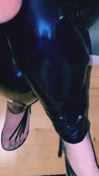 Sexy amateur-ehefrau handjob und schöne füße fußfetisch
