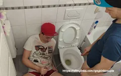 Моча и сперма на грязной сучке