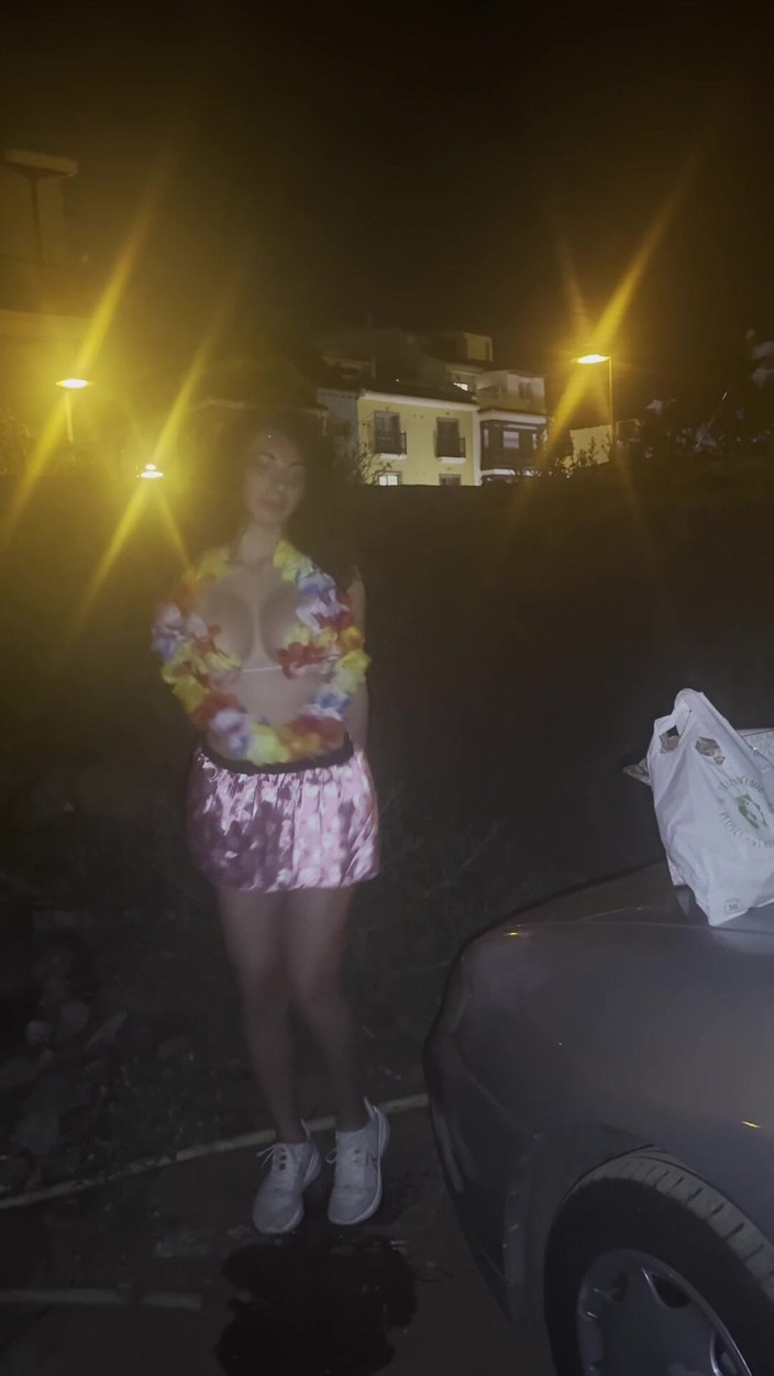 LadyAna: Čůrám tady