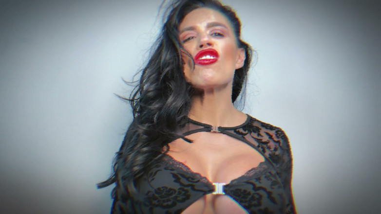 Eva Angelina: Ma cà rồng