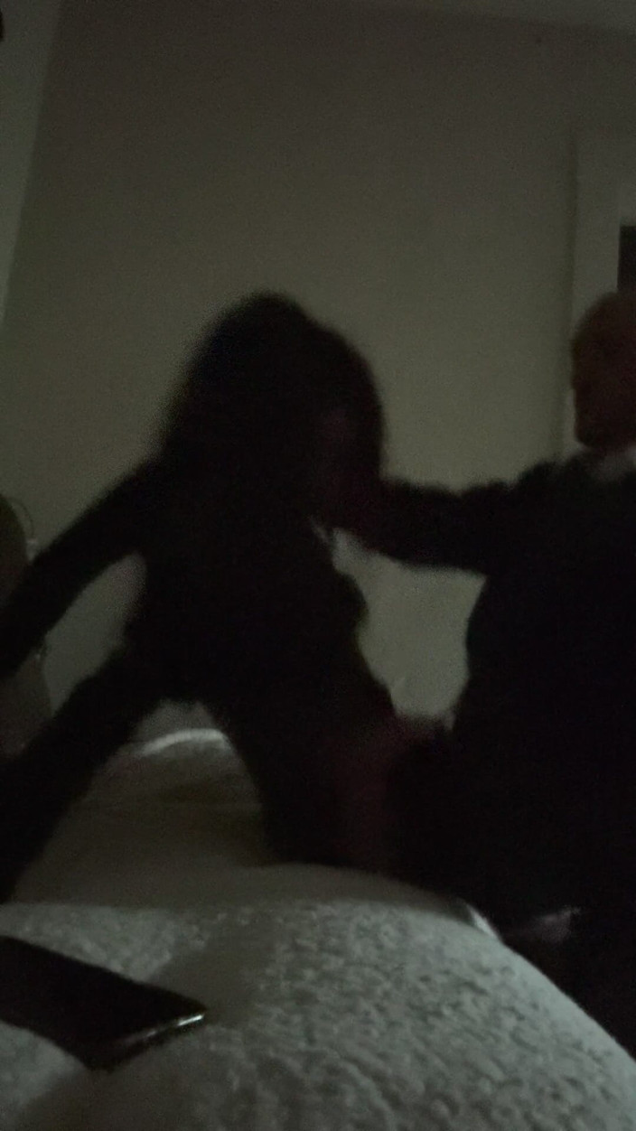 Reno Hot Wife: Bini curang Menjemput Jiran Untuk Kopi