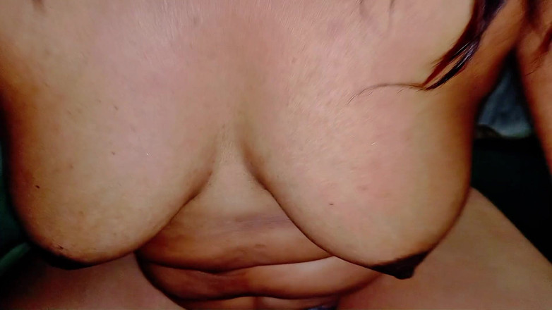 BigassMILF40: Ela quer que eu te chupe assim, diz a tia...