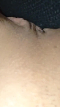 Ele quebra minha bunda selvagemmente e goza na minha boca