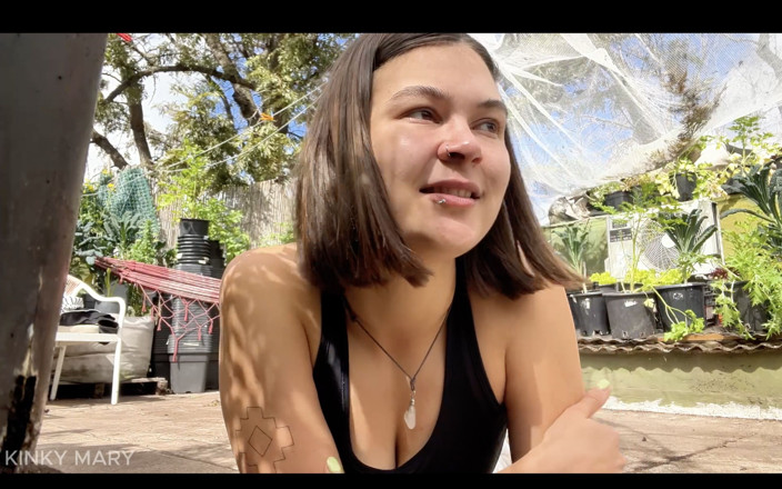 Kinky mary: Kinky Mary Pees in a Bottle Outdoors and Drinks It