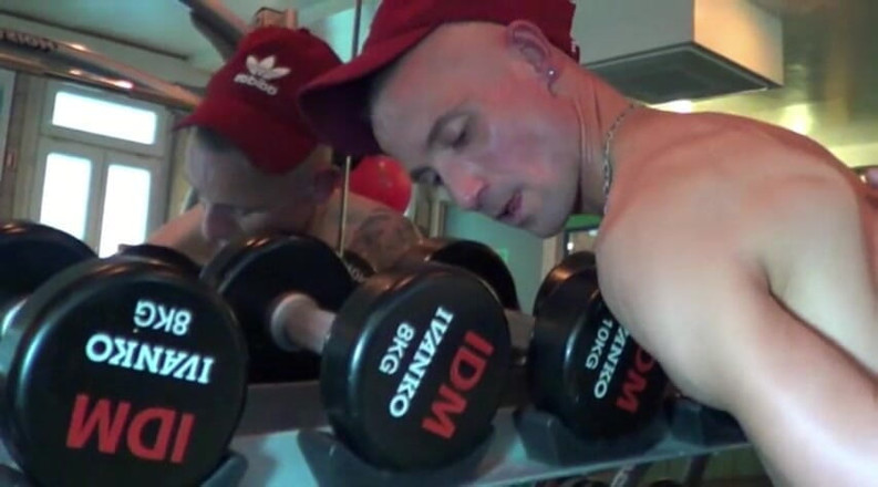 Gaybareback: XXL top chudaee bina kandom samlaingik aur choot men viry