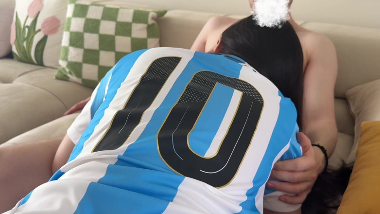 AsianHoneyAss: Awek bola sepak bergoyang pantat bersorak untuk Piala Dunia