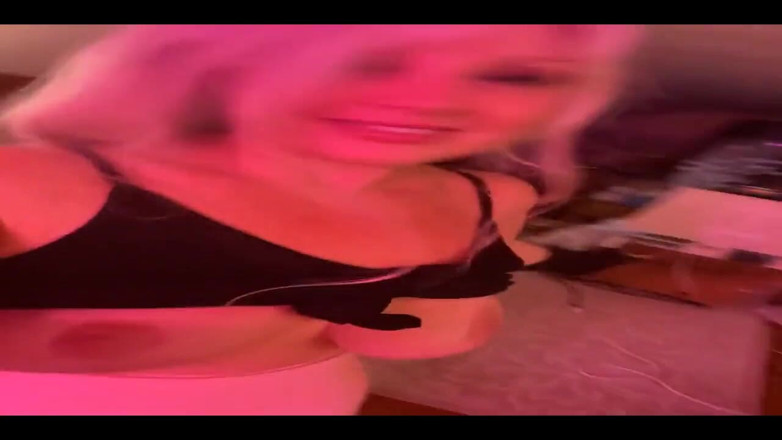 PaintedRose: 704088638501167105.mp4