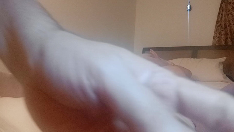 BBW nurse Vicki adventures with friends: Krim pepek saya dengan cambuk krim dan