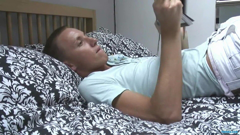 Lust for boys: Kelvin si cewek kembar bertubuh kurus dan kontol panjangnya