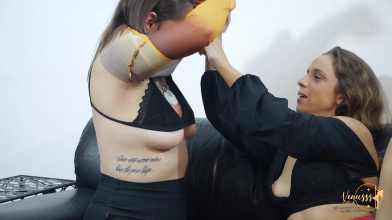 Venusss fetish: Інтенсивні лесбійські поцілунки з солем