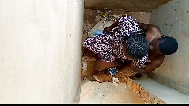 Dickmo888: Krásná dívka šuká se svou ochrankou