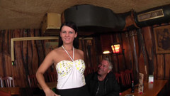 Old & Young: Gammal &ung - bystig brunett knullas av två killar offentligt, se hennes...